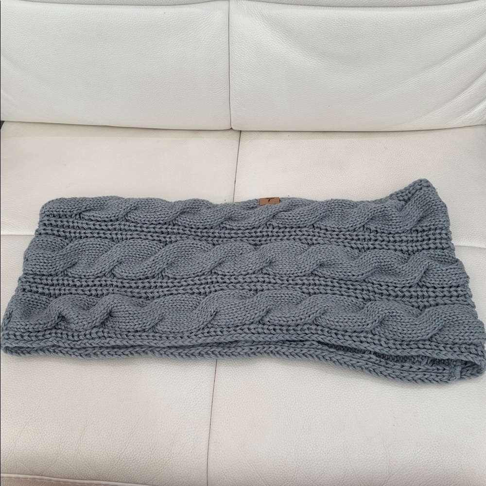 Cable Knit Winter Accessories Bundle With Pom Bea… - image 8